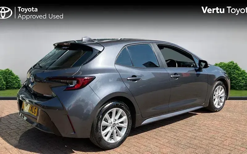 Used Toyota Corolla 140 HP (102 kW) 2026 Hatchback