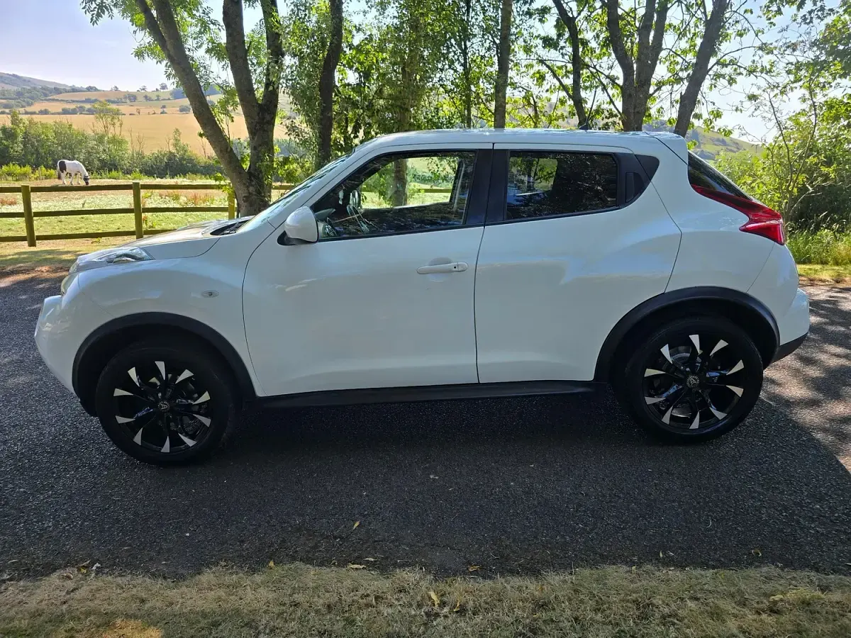 Used Nissan Juke Tekna 110 HP (80 kW) 2012 White SUV
