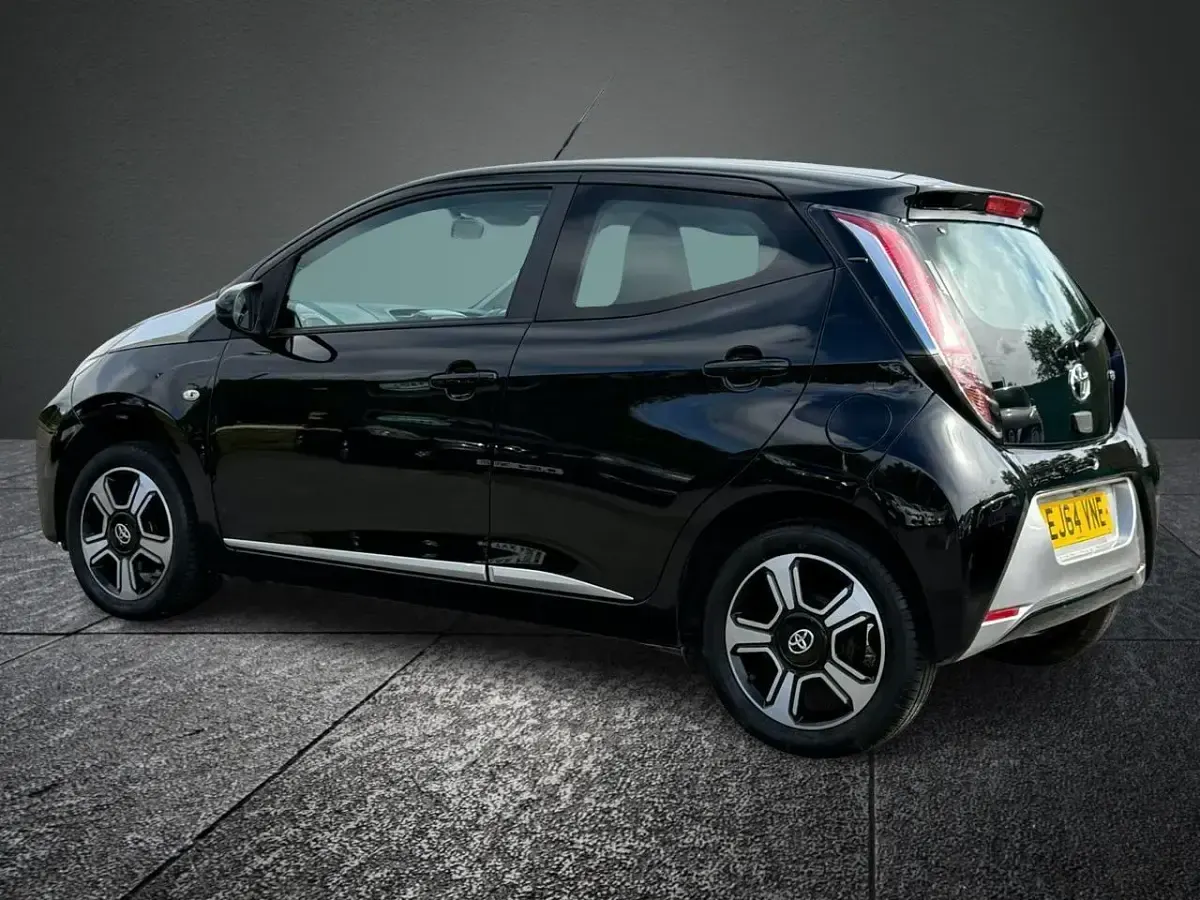 Used Toyota Aygo X-clusiv 69 HP (50 kW) 2014 Black Hatchback