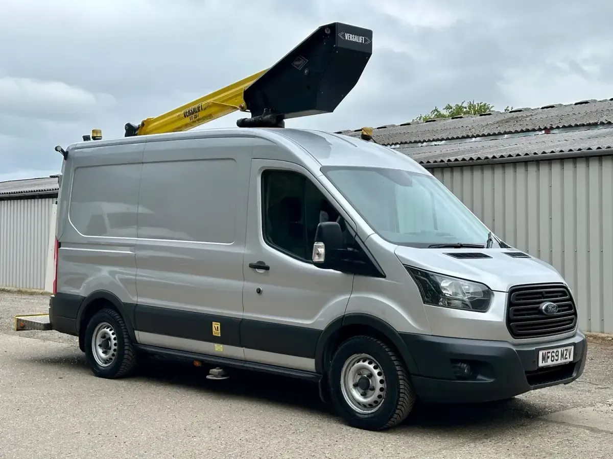 Second-hand Ford Transit 130 CP (95 kW) 2019 Argintiu Van