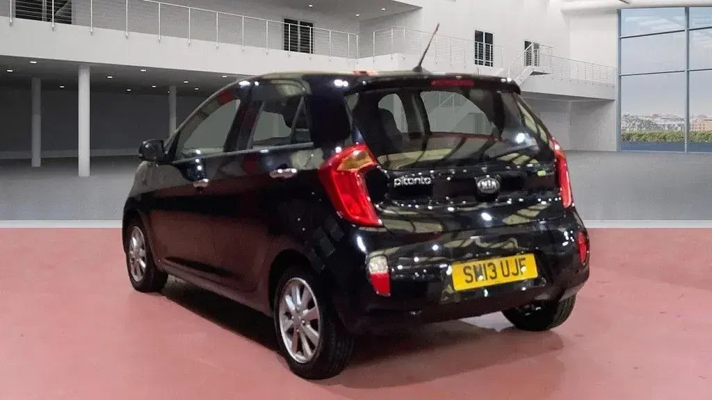Second-hand Kia Picanto 84 CP (61 kW) 2013 Negru Hatchback