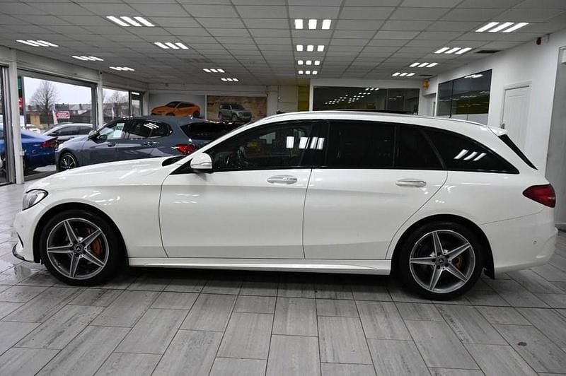 Used Mercedes C220 AMG Line Premium 170 HP (125 kW) 2015 White Estate