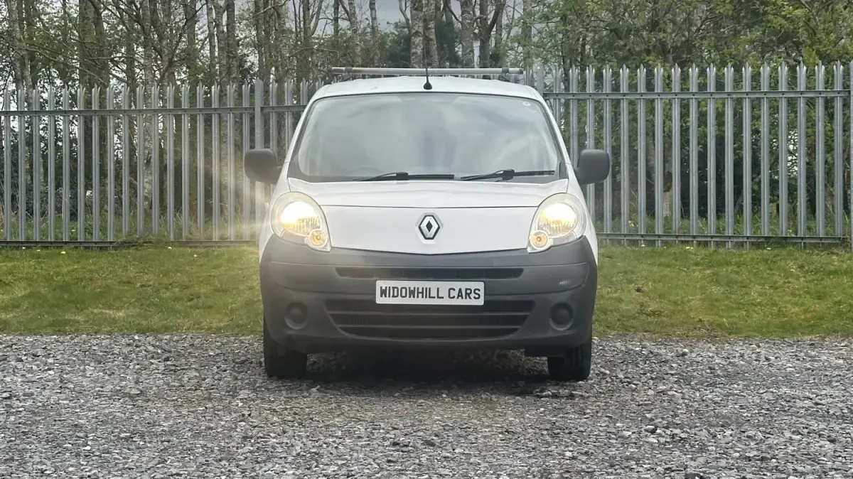 Usado Renault Kangoo 2011 Branco Monovolume