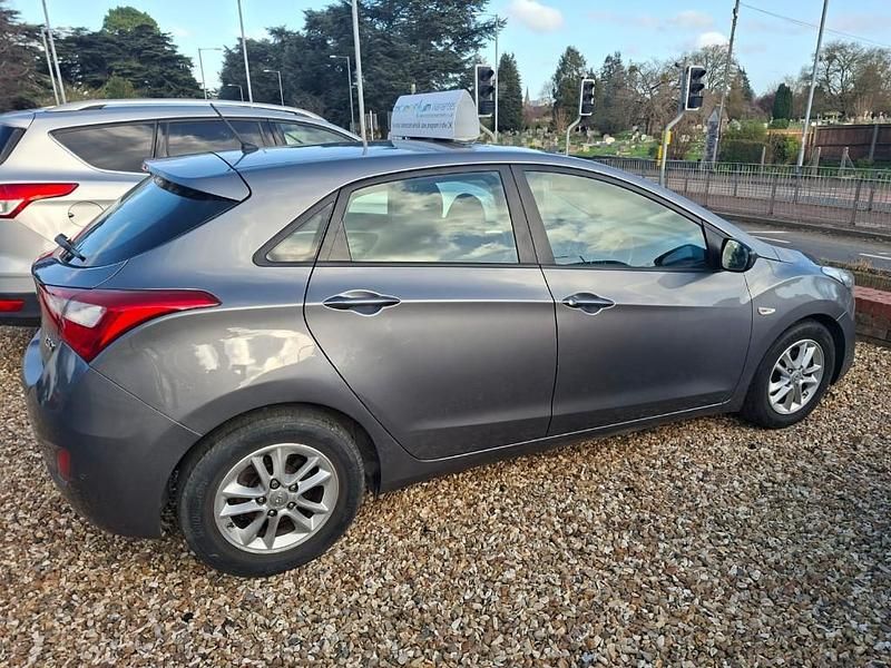 Begagnad Hyundai i30 Active 109 HK (80 kW) 2014 Grå Halvkombi