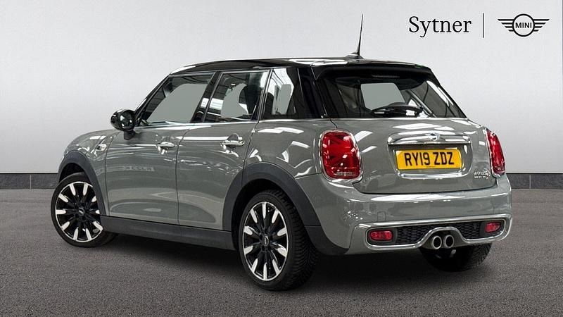 Used Mini Cooper S Exclusive 189 HP (139 kW) 2019 Grey Hatchback