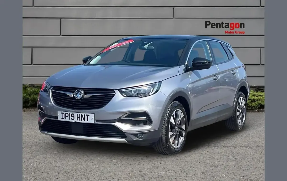 Used Vauxhall Grandland X Sport 130 HP (95 kW) 2019 Grey SUV