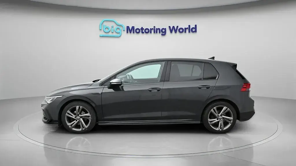 Używany VW Golf VIII R-line 150 KM (110 kW) 2022 Szary Hatchback