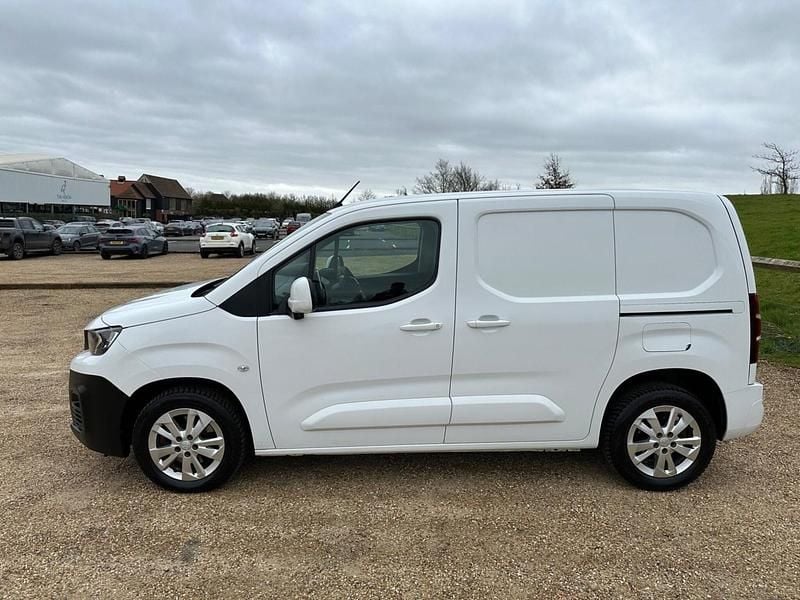 Used Peugeot Partner S 2019 White MPV