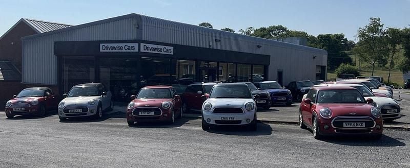Used Mini Cooper D 112 HP (82 kW) 2014 Red Hatchback