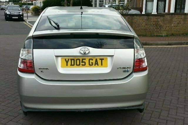 Used Toyota Prius 76 HP (55 kW) 2005 Hatchback