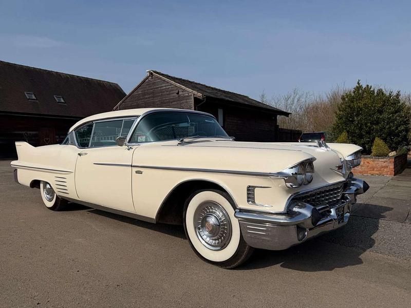 Used Cadillac Coupé DeVille 2011 White Coupe