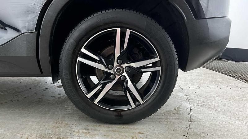 Used Volvo XC40 R-Design 190 HP (139 kW) 2022 Black SUV