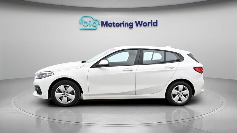 Used BMW 118 136 HP (100 kW) 2022 White Hatchback