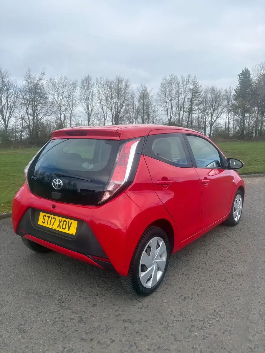 Used Toyota Aygo X-play 69 HP (50 kW) 2017 Red Hatchback