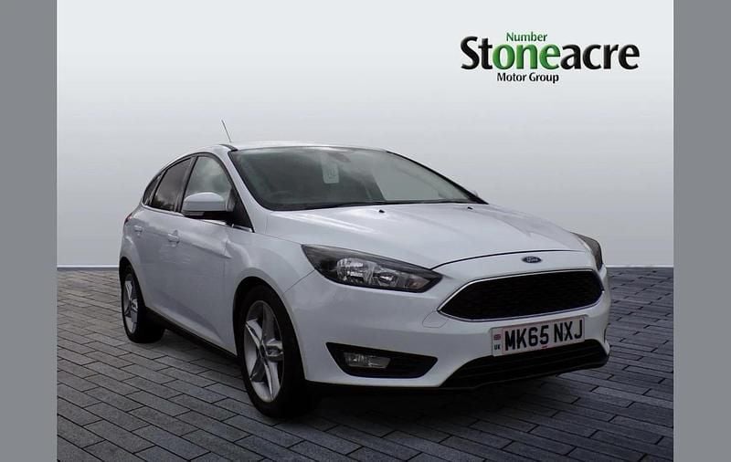 White Used 2015 Ford Focus Zetec Hatchback | £6,995 (Fair price) - Image 1/4