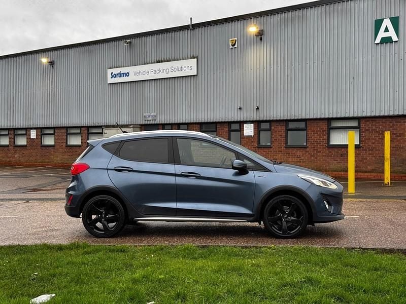 Used Ford Fiesta Active 100 HP (73 kW) 2019 Blue Hatchback