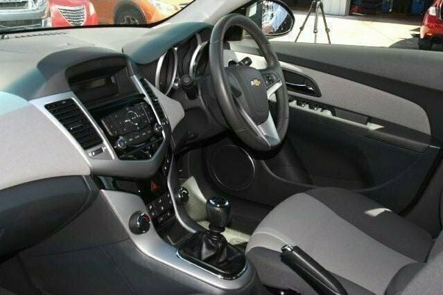 Used Chevrolet Cruze 2010 Sedan