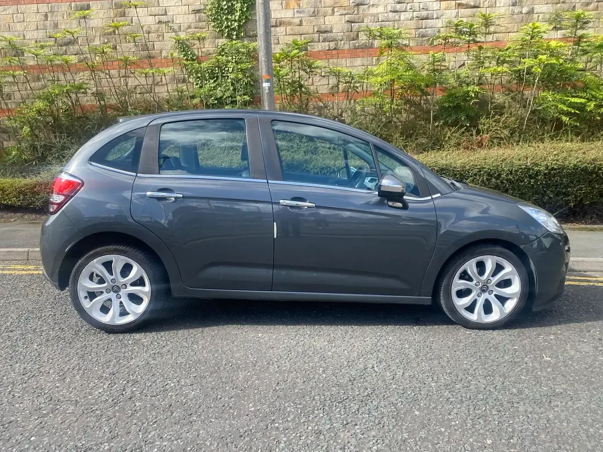 Used Citroën C3 SELECTION 90 HP (66 kW) 2013 Grey Hatchback