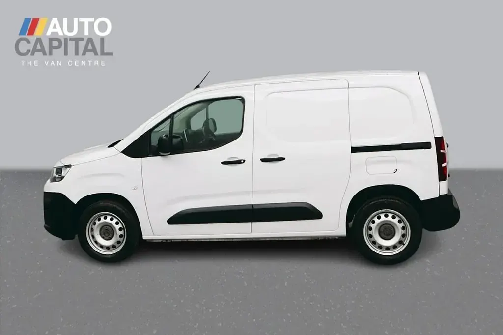 Used Citroën Berlingo 100 HP (73 kW) 2023 White MPV