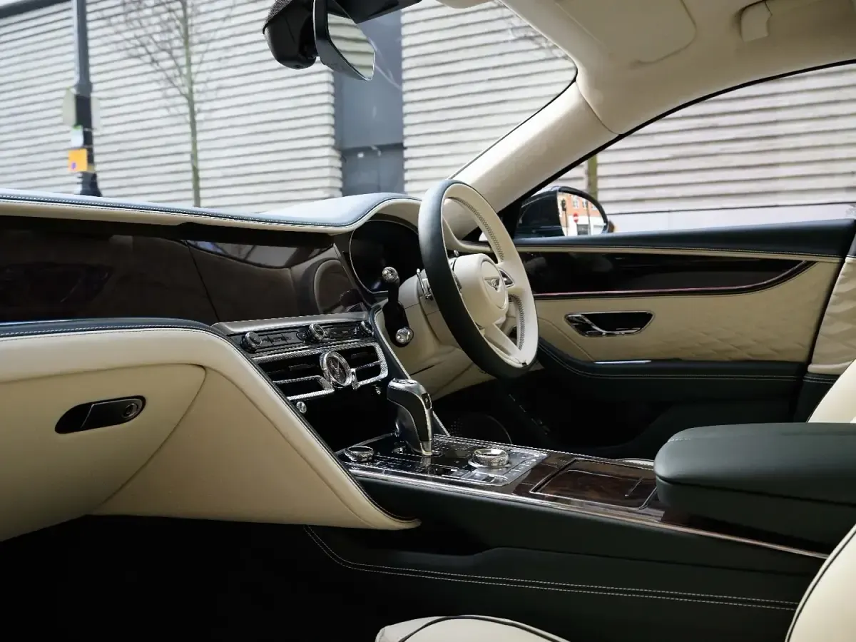 New Bentley Flying Spur 2026 Cumbrian green Sedan