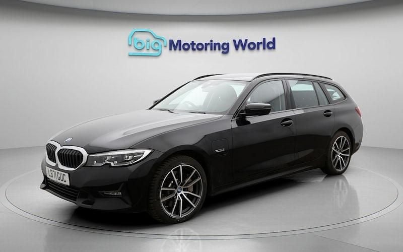 Used BMW 330e Sport Line 292 HP (214 kW) 2022 Black Estate
