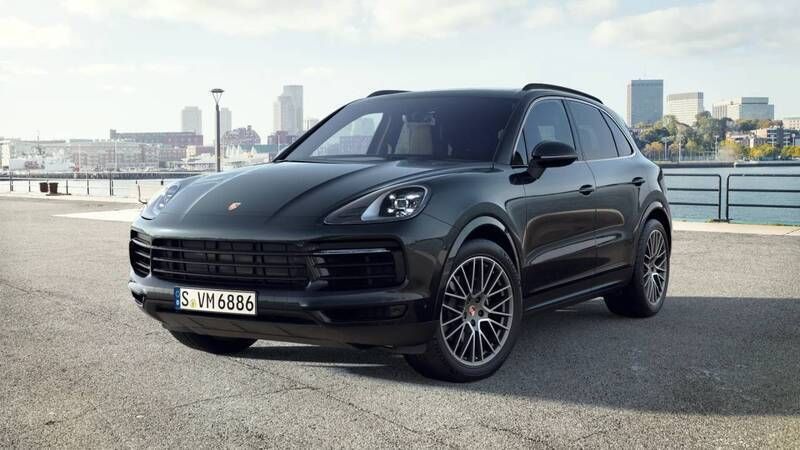 Jet black metallic Used 2022 Porsche Cayenne Platinum Edition SUV | £56,990 (Super price) - Image 1/4