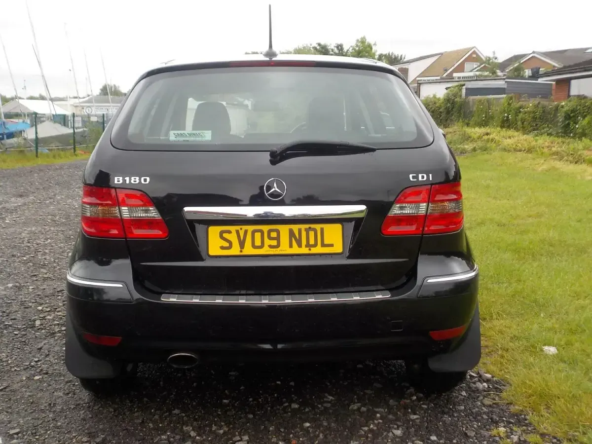 Used Mercedes B180 2009 Black MPV