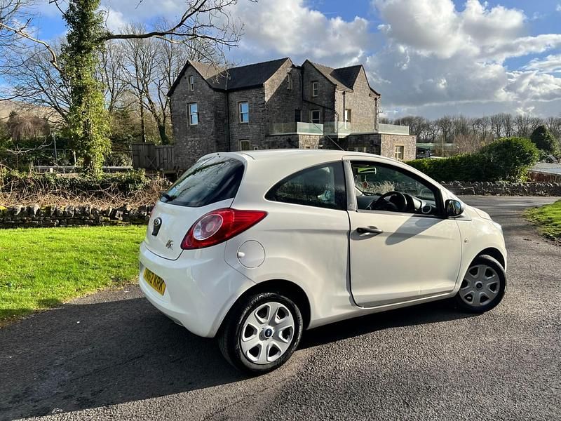 Begagnad Ford Ka Studio 69 HK (50 kW) 2012 Vit Halvkombi