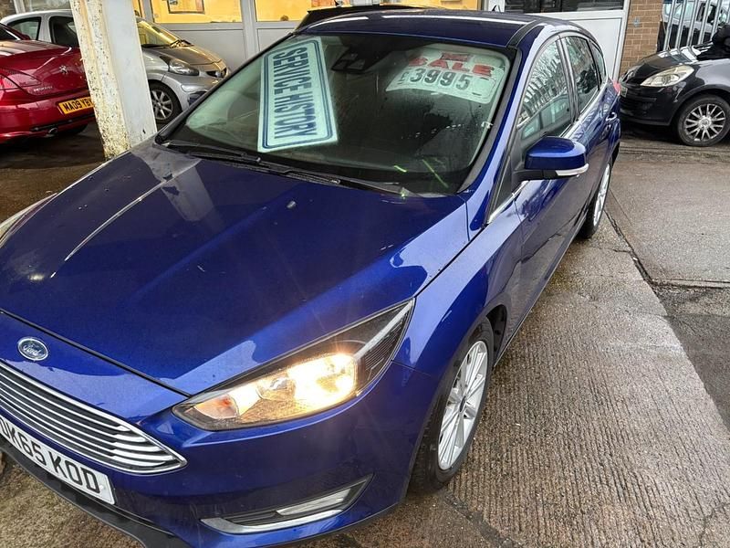 Used Ford Focus Titanium 125 HP (91 kW) 2015 Blue Hatchback