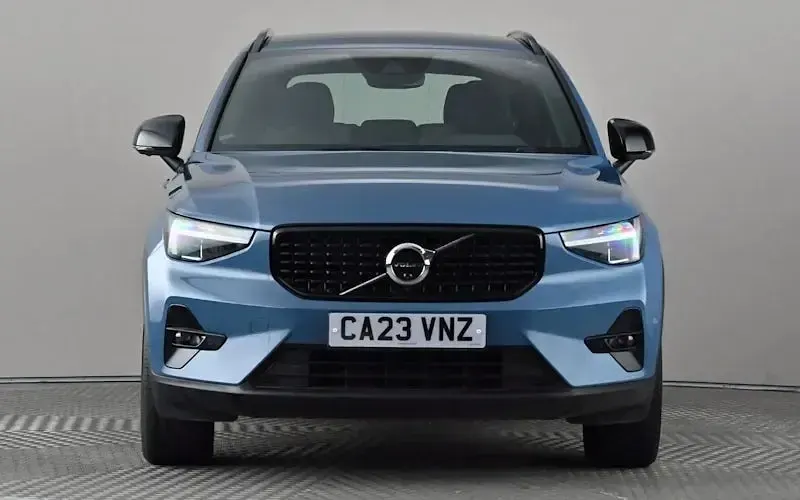 Used Volvo XC40 Plus 211 HP (155 kW) 2023 Blue SUV