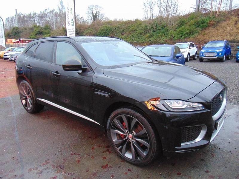 Used Jaguar F-Pace First Edition 300 HP (220 kW) 2016 Black SUV