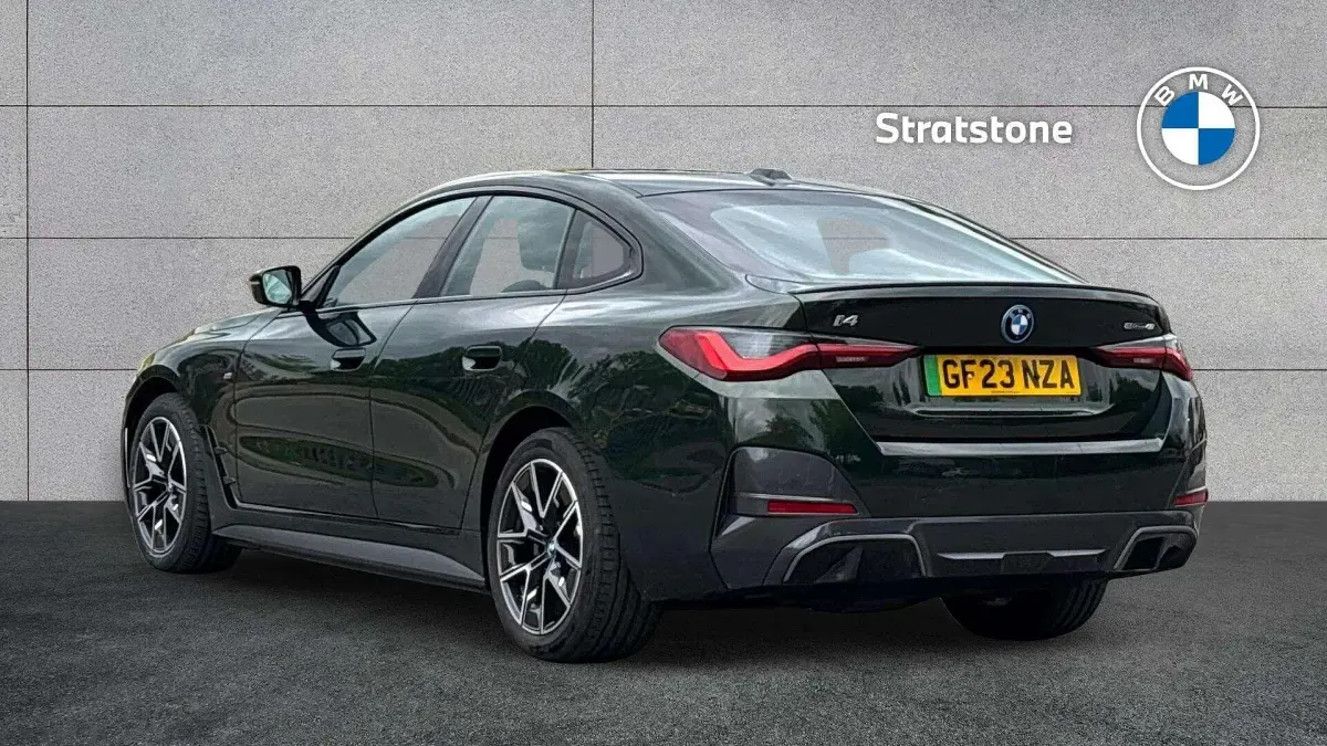 Usado BMW i4 M Sport 246 kW (335 CV) 2023 Verde Berlina