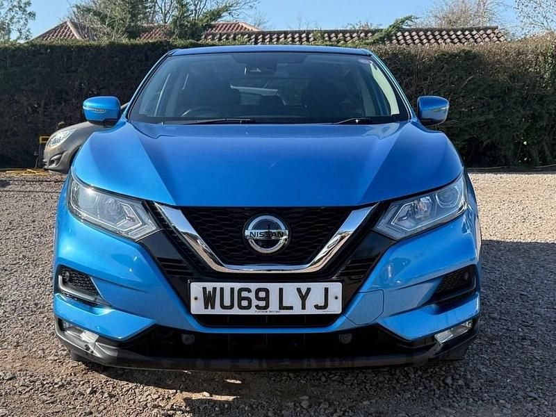 Used Nissan Qashqai Acenta Premium 115 HP (84 kW) 2019 Blue SUV
