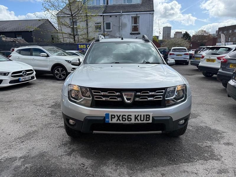 Begagnad Dacia Duster Lauréate 110 HK (80 kW) 2016 Silver SUV