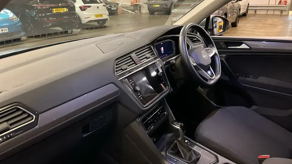 Used VW Tiguan Allspace Life 150 HP (110 kW) 2023 Pyrite silver metallic SUV