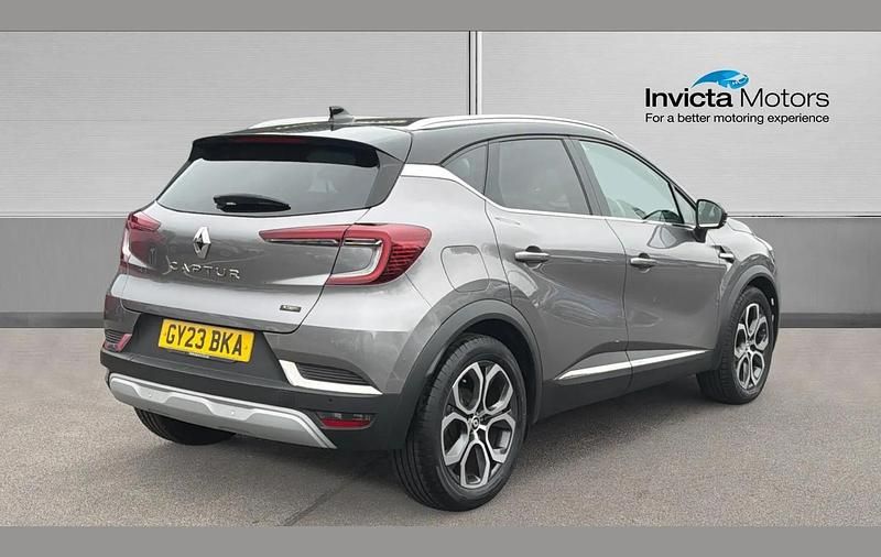 Used Renault Captur Techno 143 HP (105 kW) 2023 Grey/black SUV
