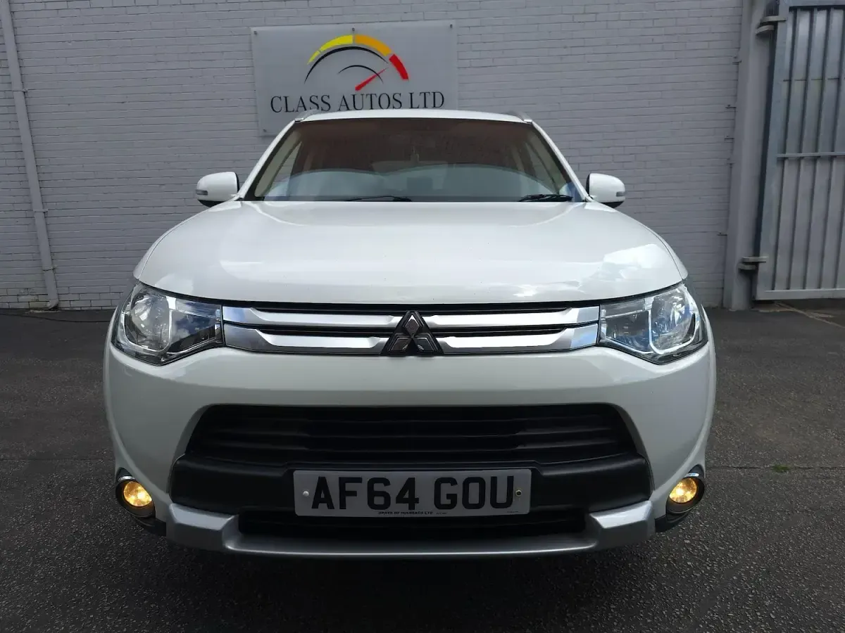 Used Mitsubishi Outlander 2014 White SUV