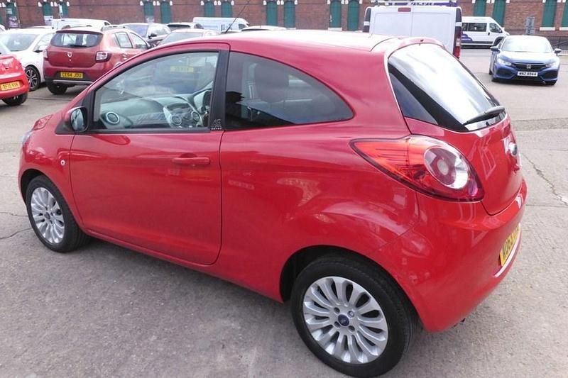 Used Ford Ka Zetec 69 HP (50 kW) 2013 Red Hatchback