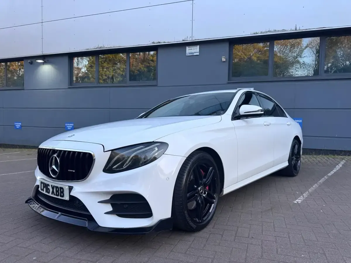 Usado Mercedes E220 AMG line 2016 Branco Sedan