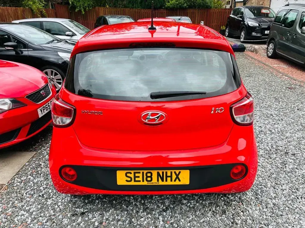 Used Hyundai i10 SE 67 HP (49 kW) 2018 Red Hatchback