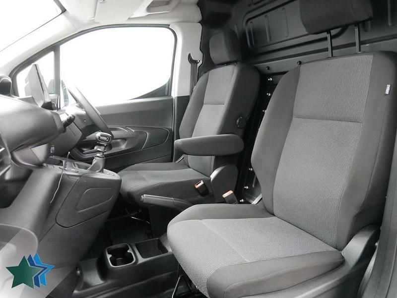 Used Peugeot Partner 100 HP (73 kW) 2024 White MPV