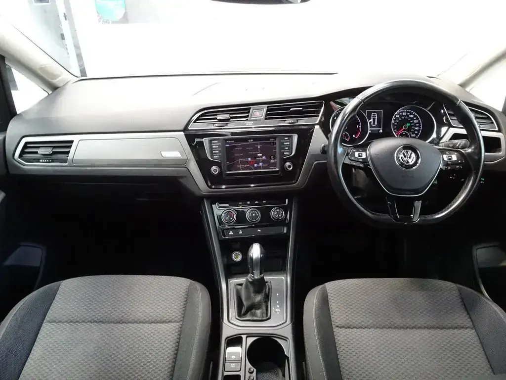 Used VW Touran Family 150 HP (110 kW) 2016 Black MPV