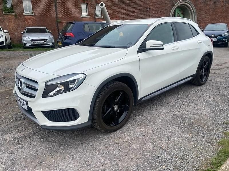 White Used 2015 Mercedes GLA200 AMG line SUV | £9,980 (Good price) - Image 1/4