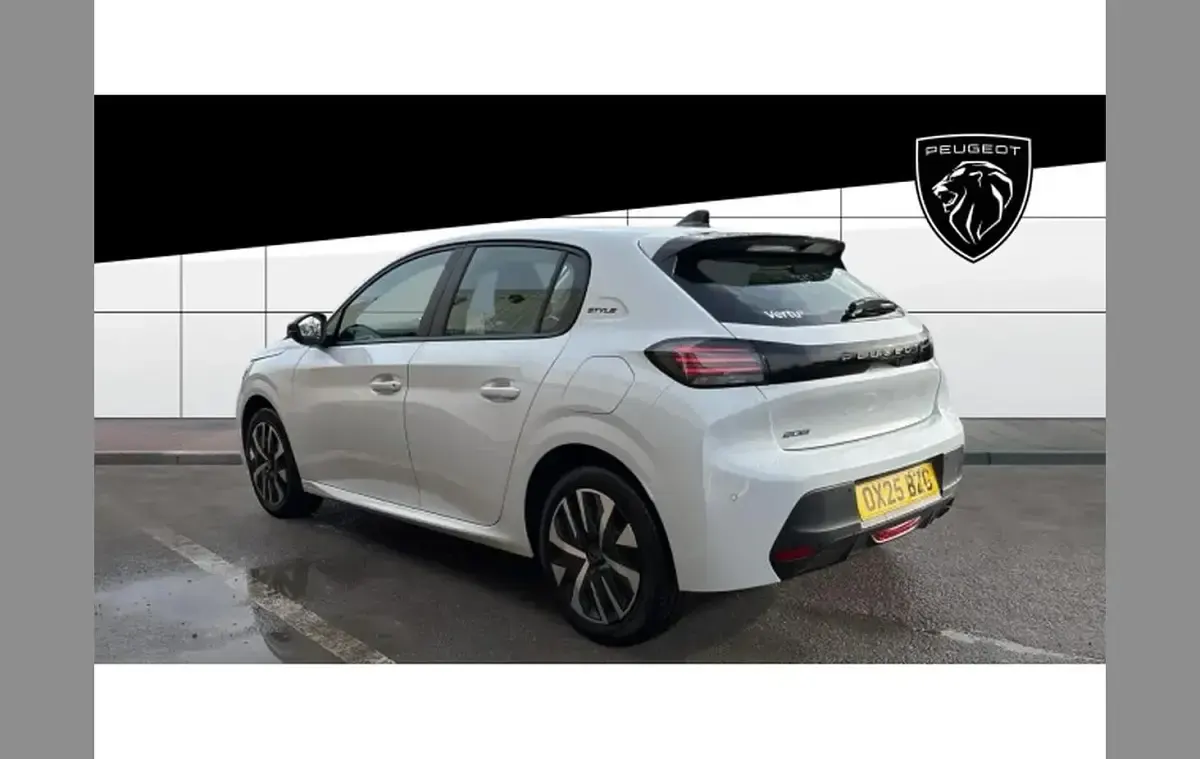 Used Peugeot 208 Style 101 HP (74 kW) 2024 Other Hatchback