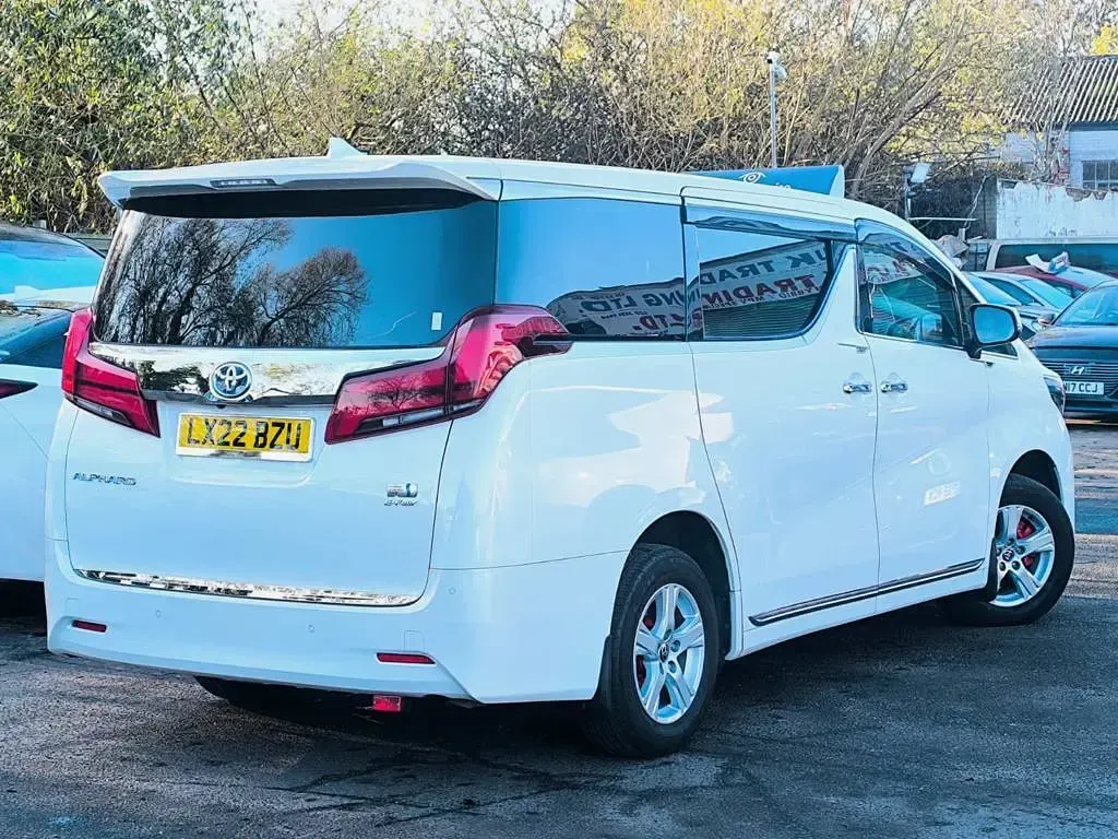 Used Toyota Alphard 190 HP (139 kW) 2025 MPV