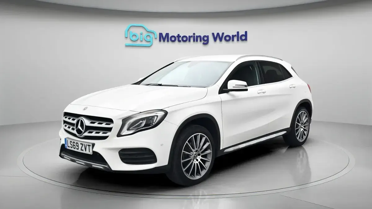 Used Mercedes GLA200 AMG line 156 HP (114 kW) 2019 White SUV