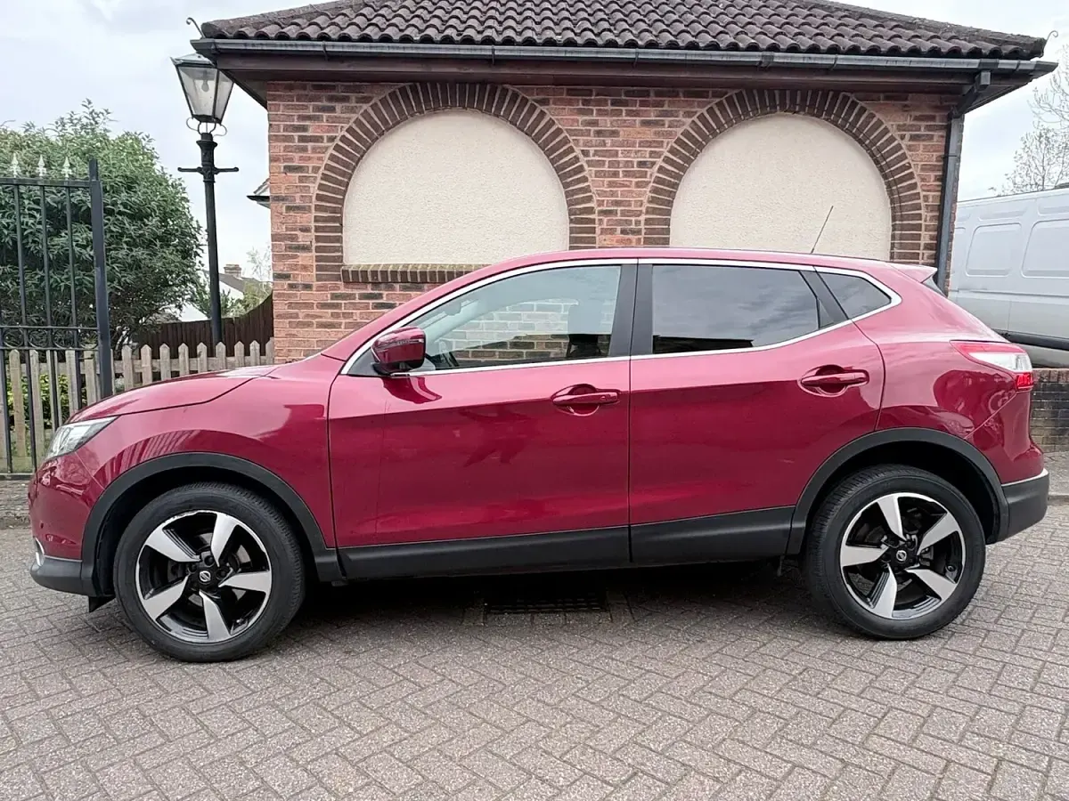 Used Nissan Qashqai N-TEC 2016 Red SUV
