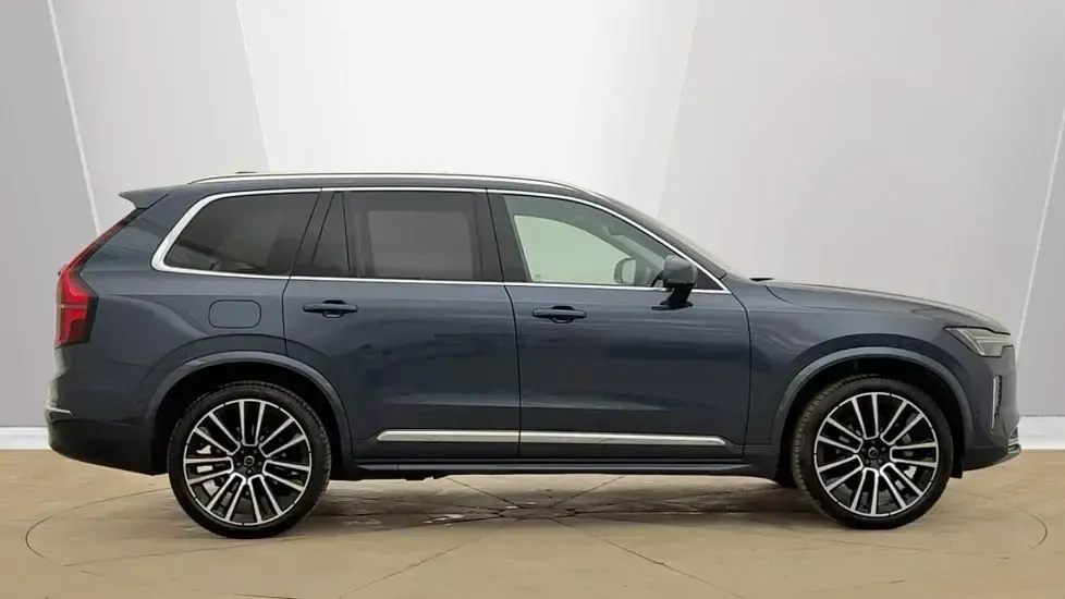 Used Volvo XC90 Ultra 250 HP (183 kW) 2025 Metallic  denim blue SUV