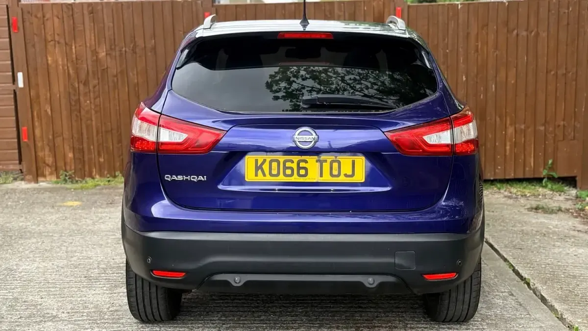 Used Nissan Qashqai Tekna 130 HP (95 kW) 2017 Blue SUV