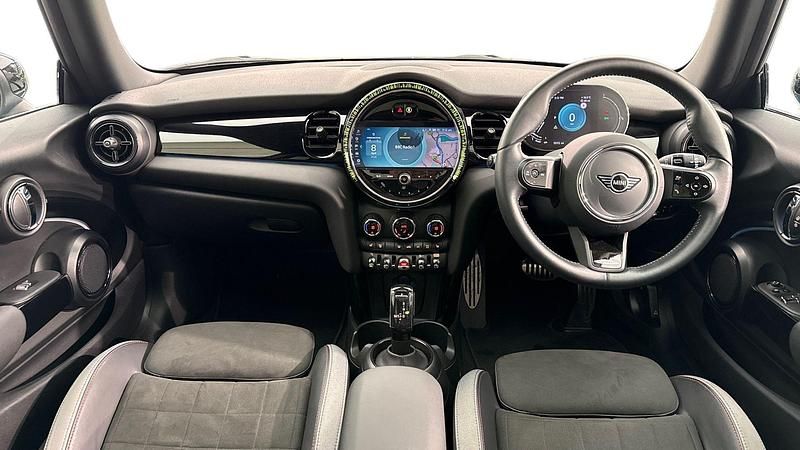 Usado Mini Cooper Hatch 134 HP (98 kW) 2023 Azul Citadino